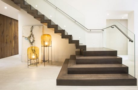 由迈阿密最佳室内设计师设计的楼梯